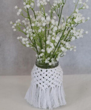 Biały słoiczek z makramy