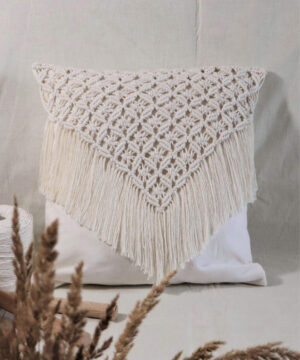 Poszewka na poduszkę z makramą z przodu