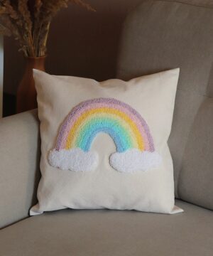 Poszewka na poduszkę z tęczą - haft punch needle