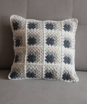 Poszewka na poduszkę Granny Squares wzór 4