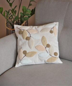 Haftowana poszewka na poduszkę z motywem liści wzór 1